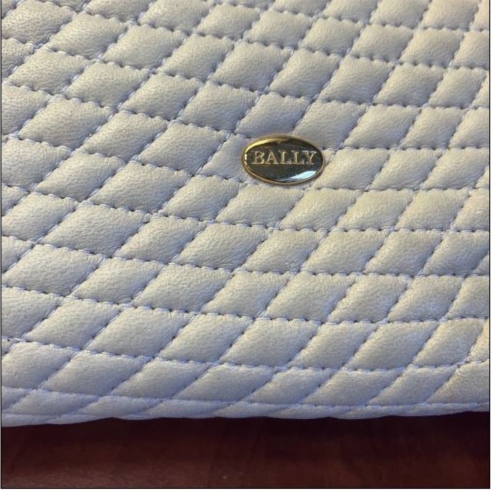 Authentic BALLY Chain Vintage Quilted Cream Leather Shoulder Bag - Picture 8 of 15